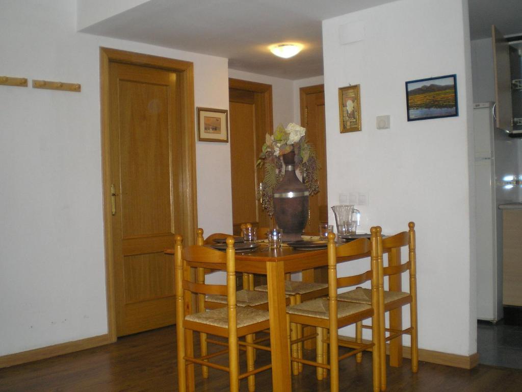 Apartamentos Turisticos Reyes Catolicos Сарагоса Номер фото